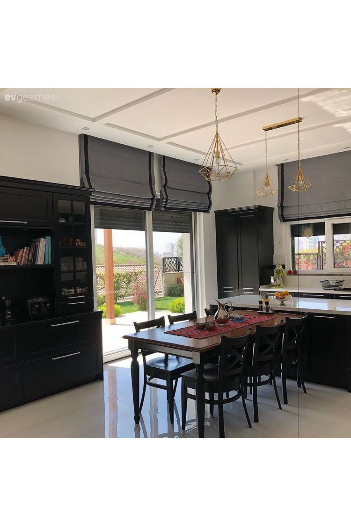 Katlamalı Perde Antrasit Fon Kumaş Üzerine Siyah Biyeli