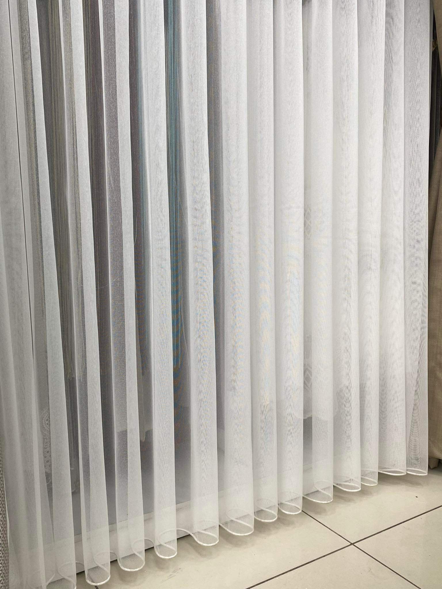 Düz Sade Bol İşık Alan Ferah Tül