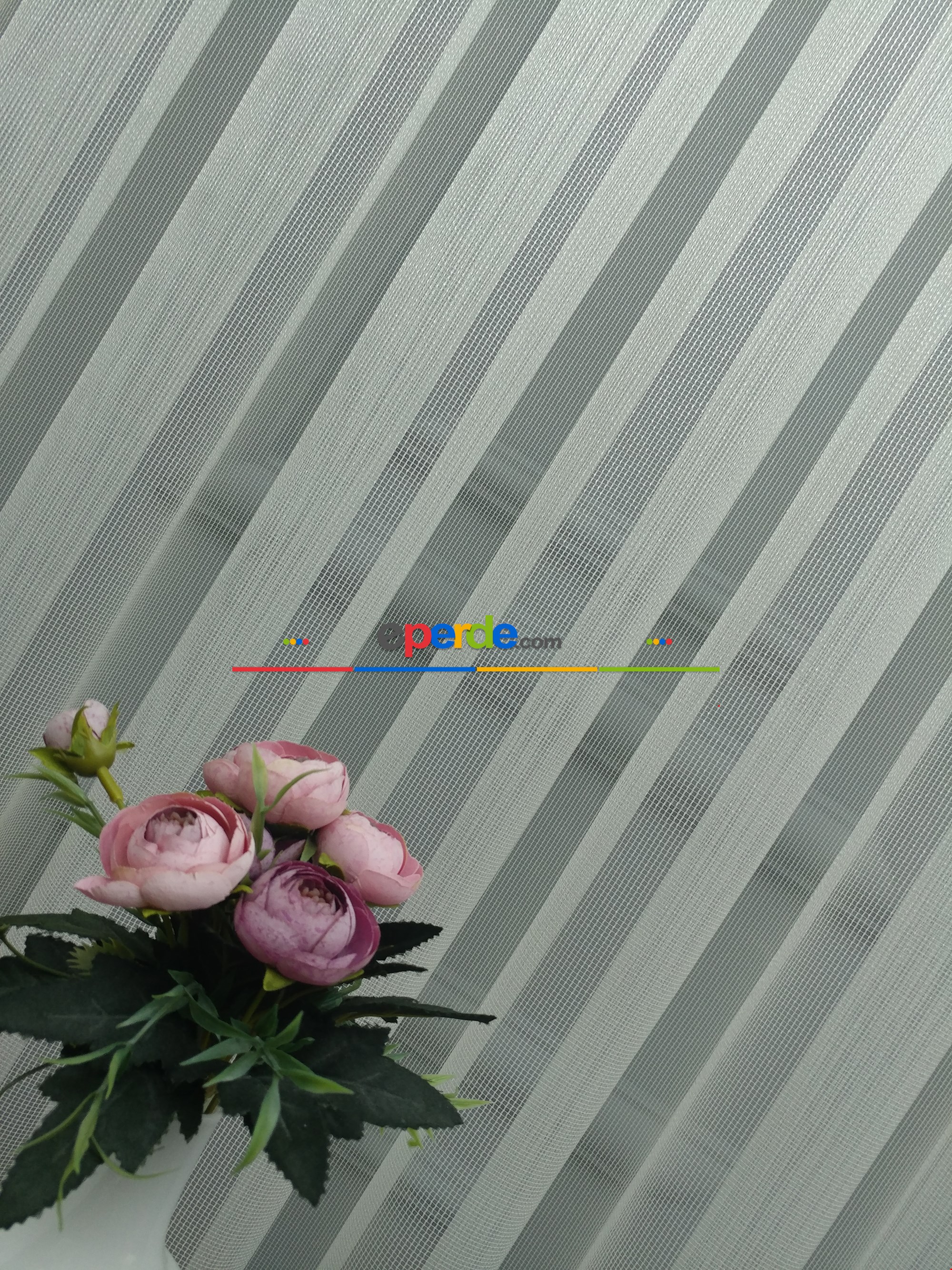 Oturma Odası - Çelik Çizgili Yüksek Gramajlı Tül Perde